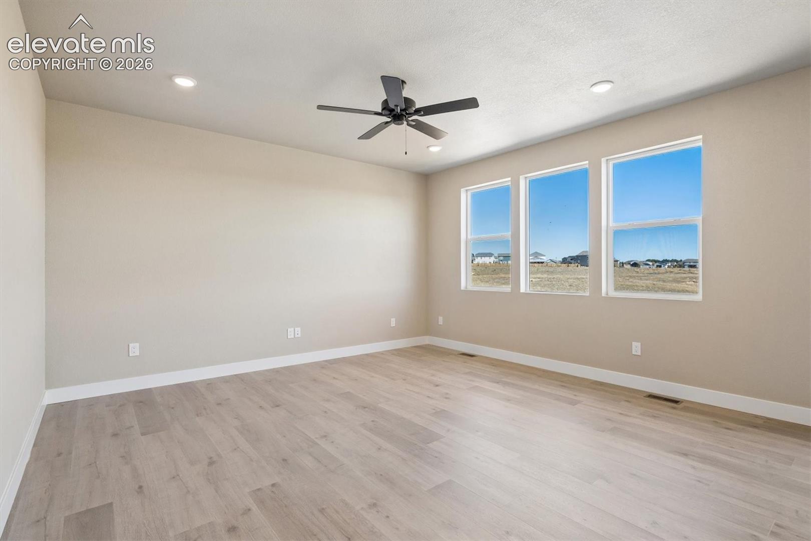 Listing photo 12 for 7931 Grey Bark Way