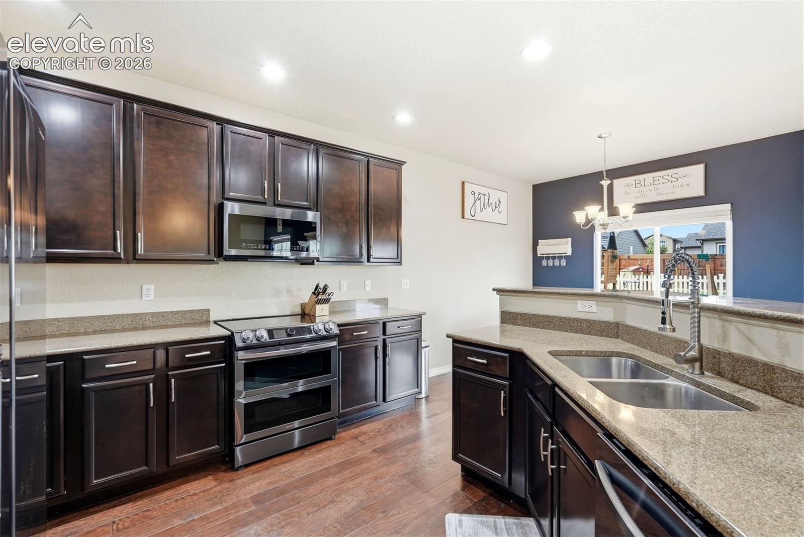 Listing photo 13 for 10567 Mount Evans Drive