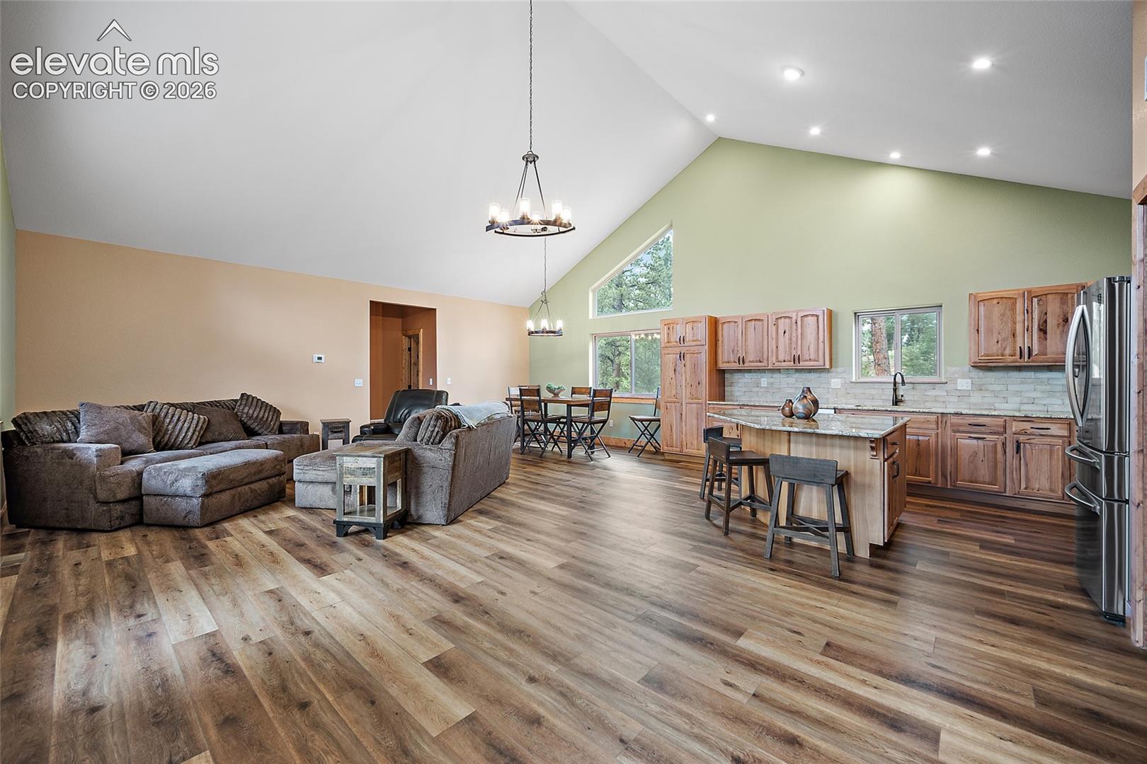 Listing photo 9 for 367 Cottonwood Lake Drive