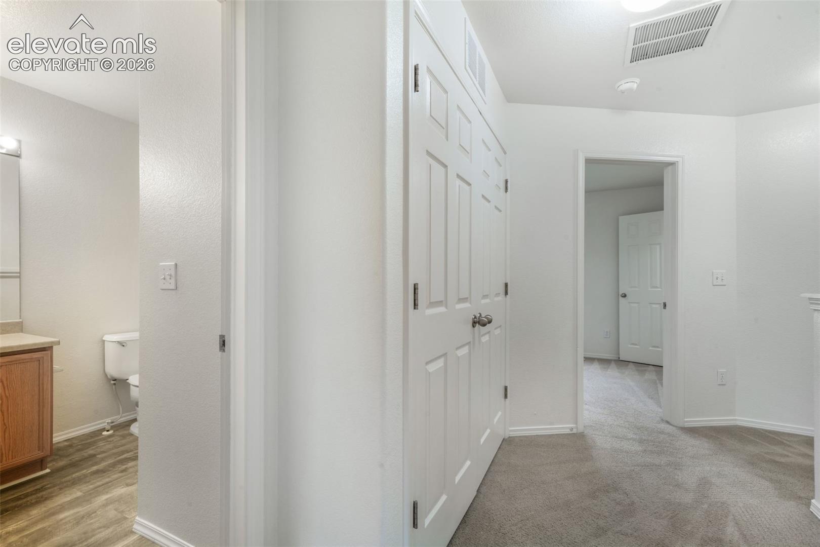 Listing photo 25 for 10513 Wells Point