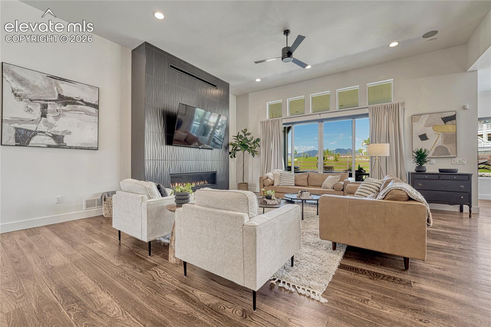 Listing photo 5 for 12366 Mionetto Court