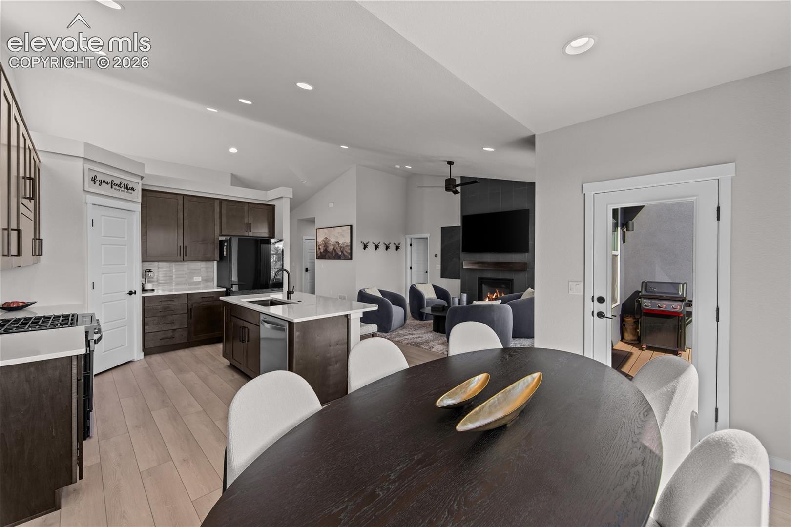 Listing photo 31 for 6575 Vistancia Avenue