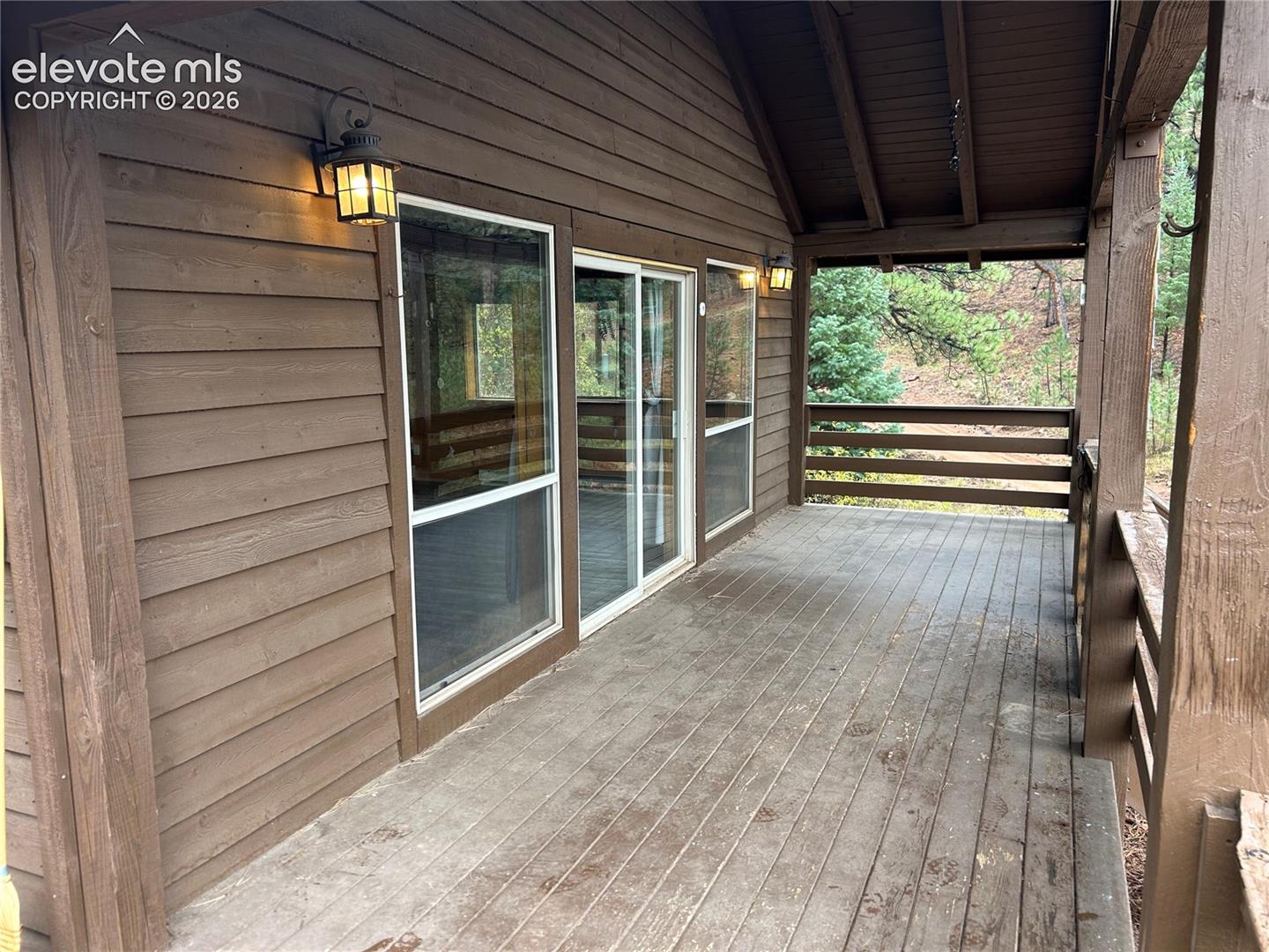 Listing photo 2 for 14515 Columbine Circle
