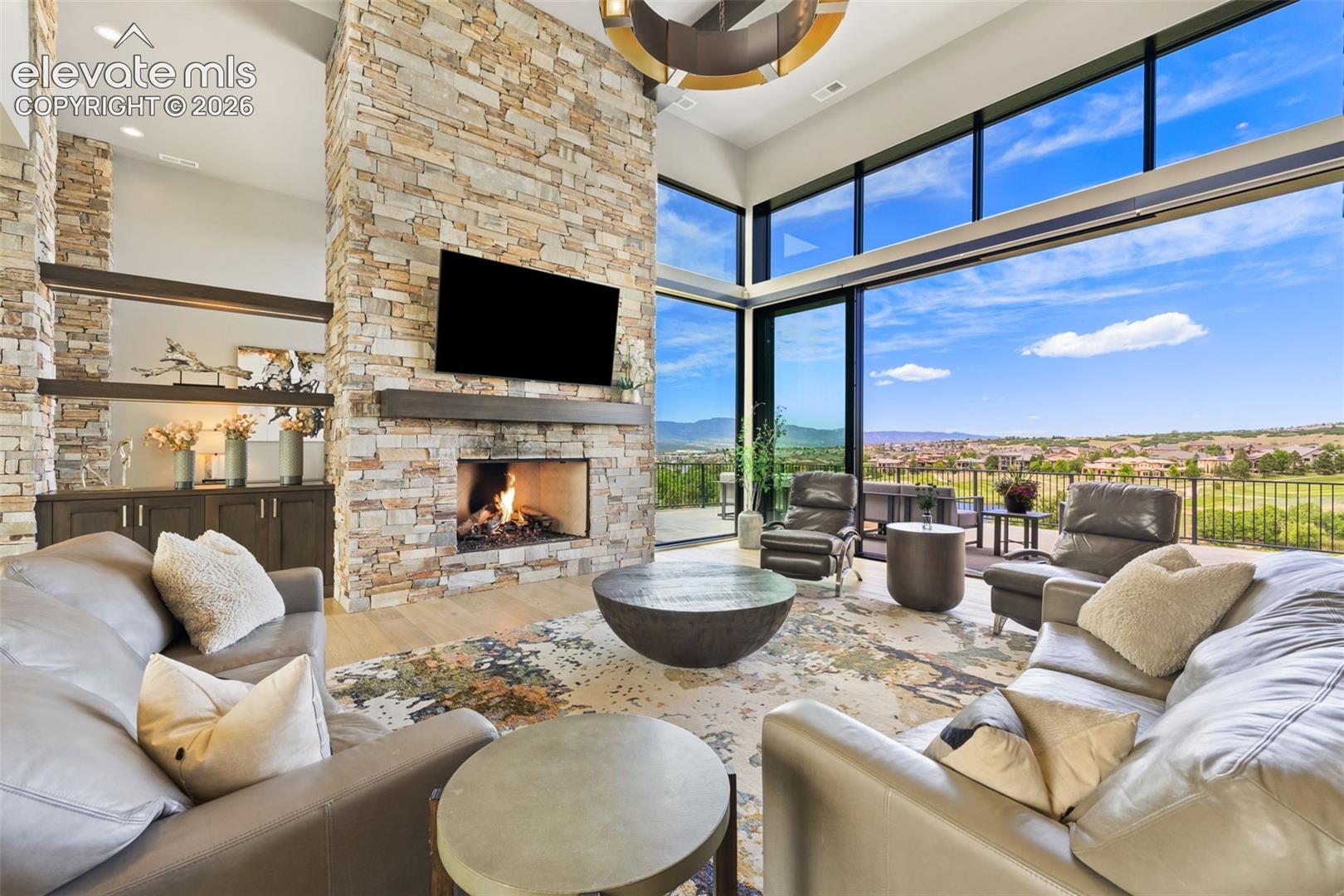 Listing photo 5 for 1484 Vine Cliff Heights