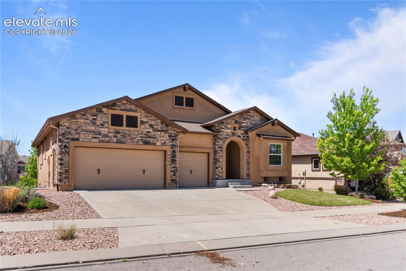 6069 Rowdy Drive, photo 2