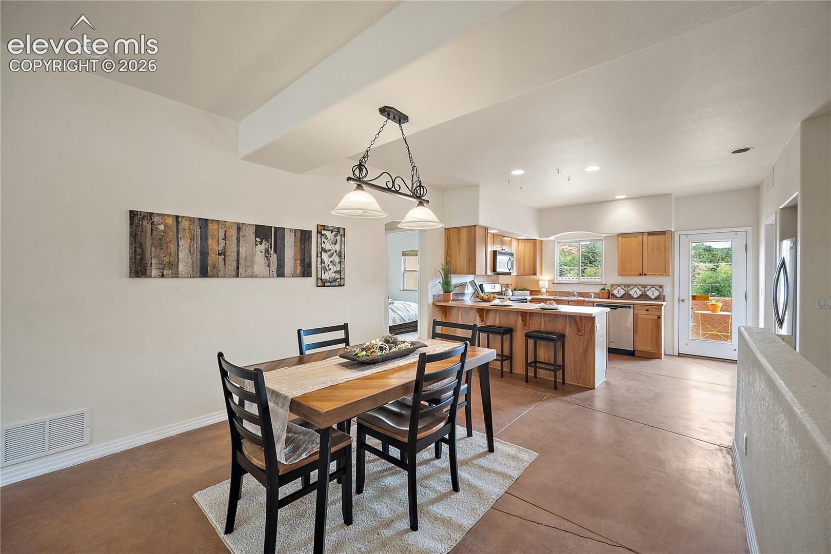 Listing photo 8 for 18 Taos Place