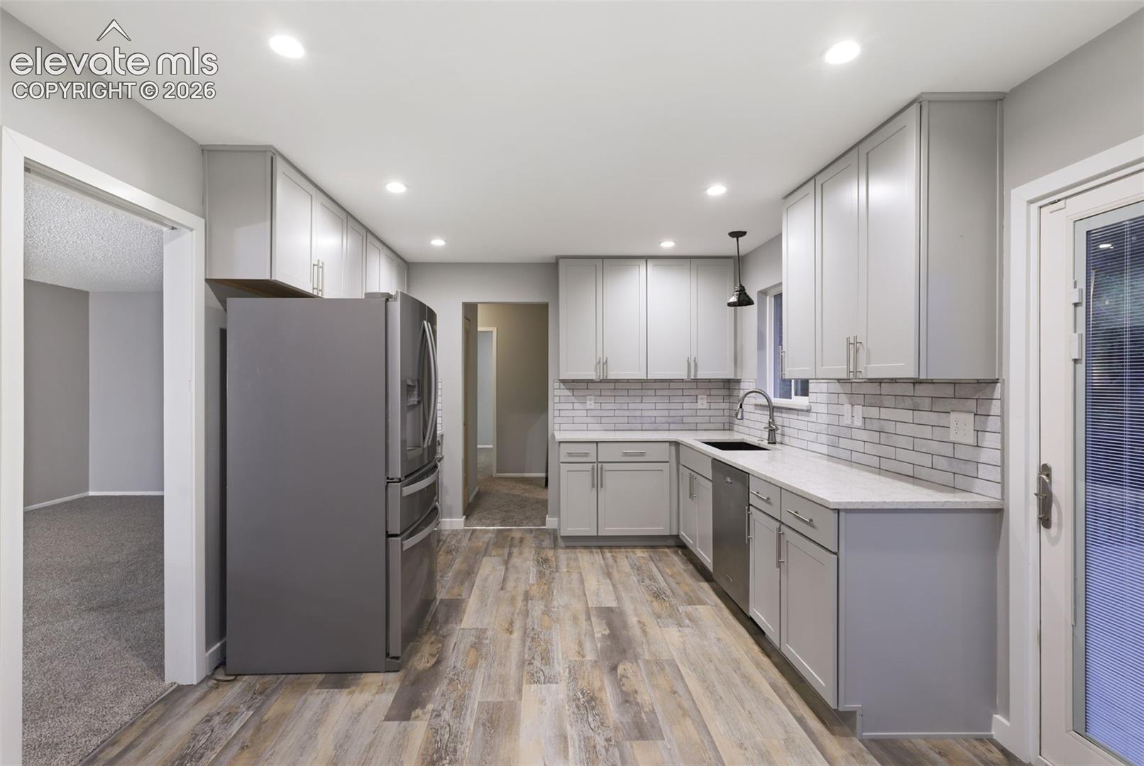 Listing photo 13 for 6973 Roaring Spring Avenue