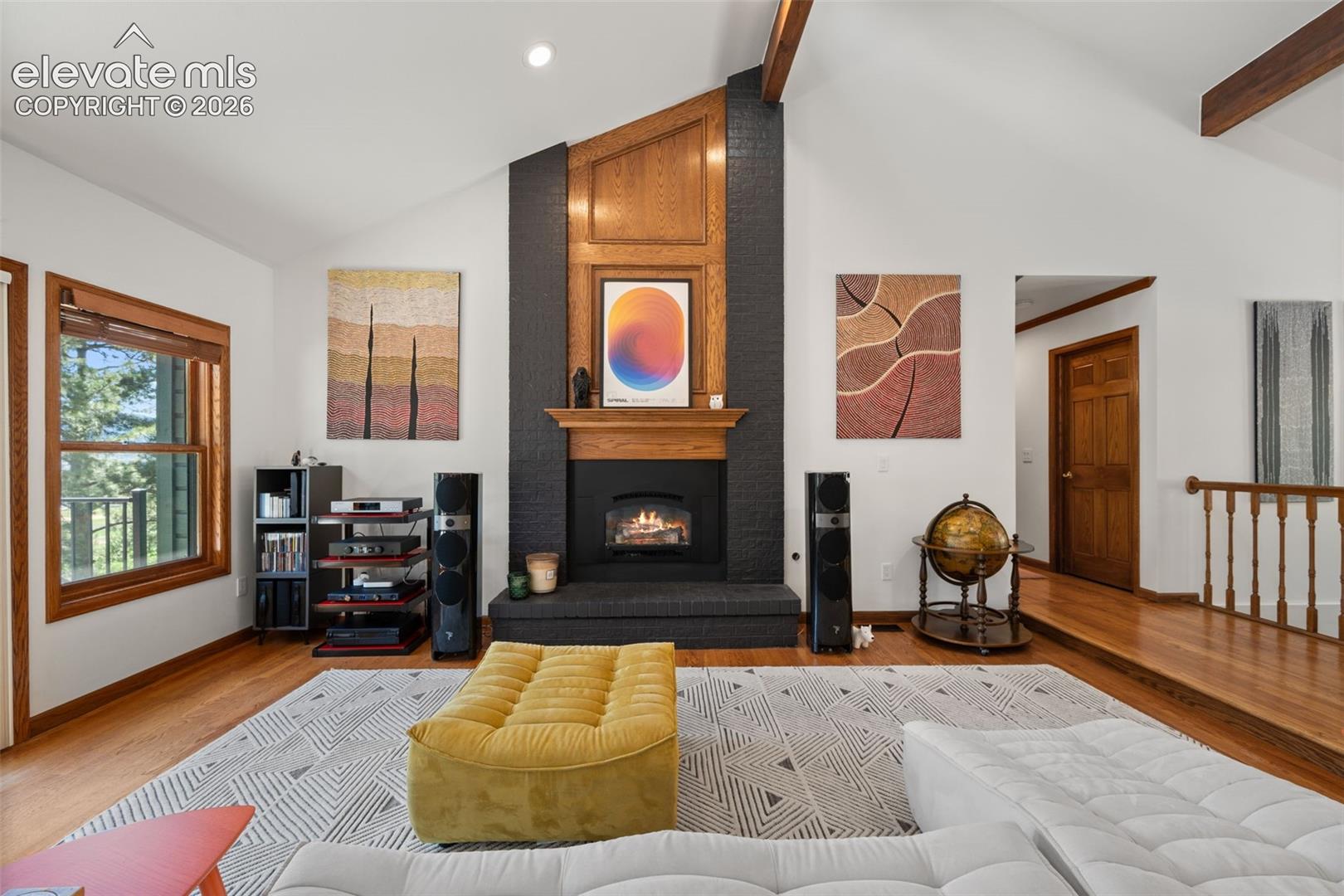 Listing photo 8 for 1675 Oakwood Drive