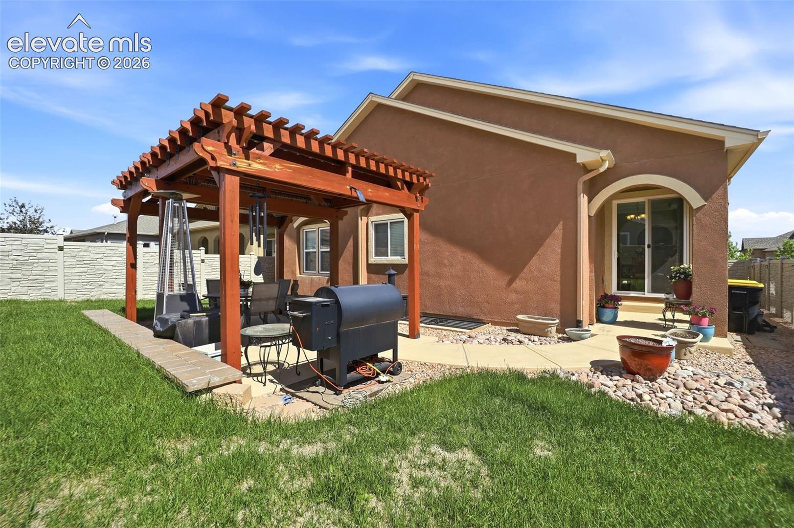 Listing photo 32 for 9982 Golf Crest Drive