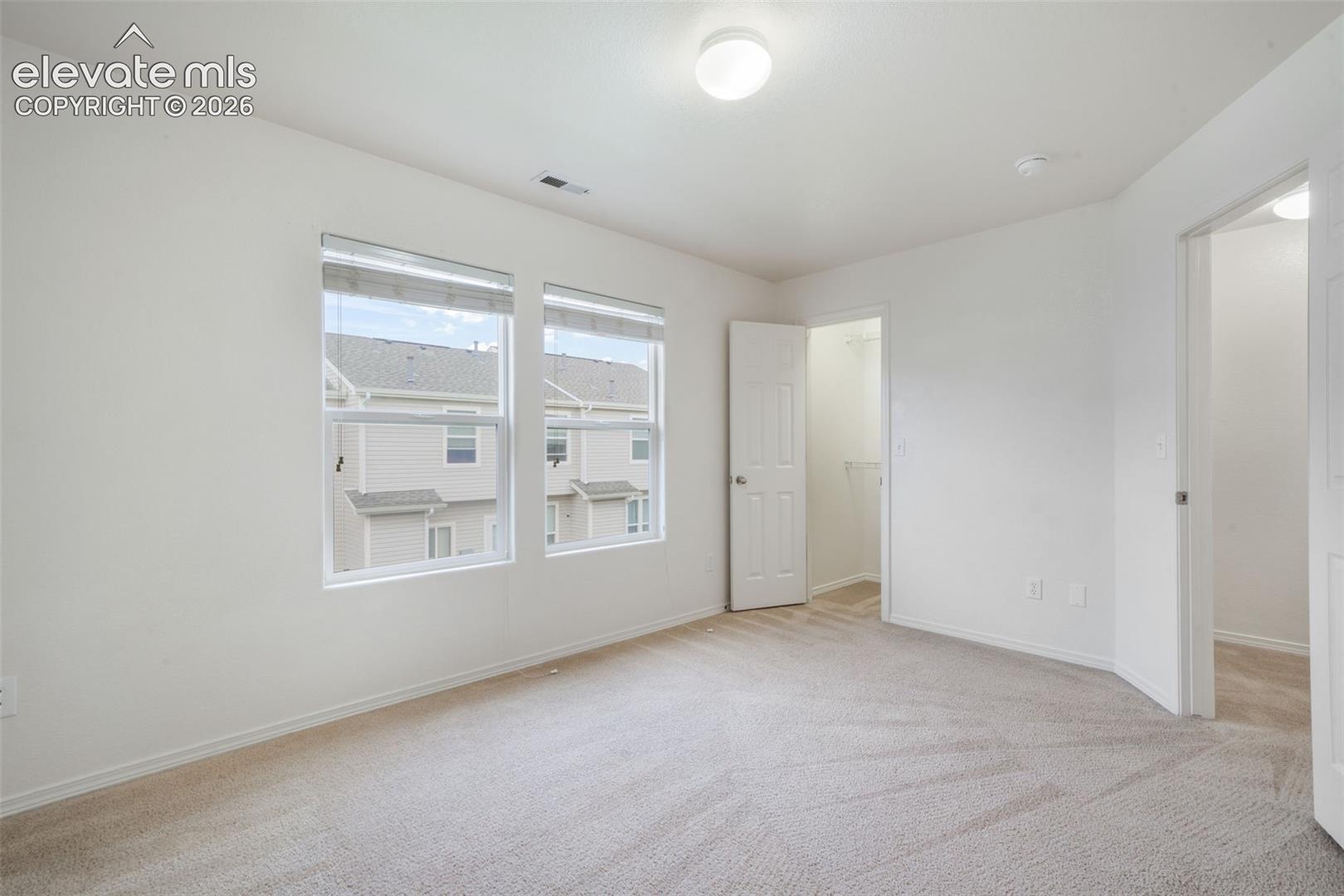Listing photo 31 for 10513 Wells Point