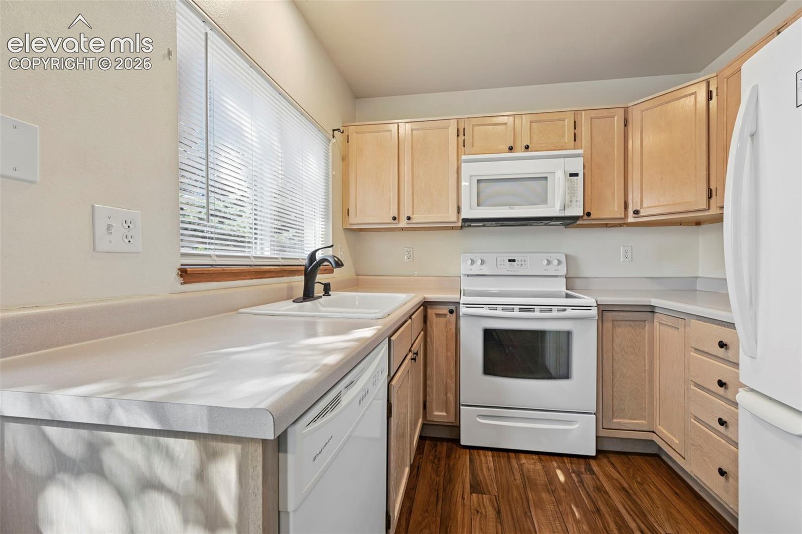 Listing photo 7 for 5079 Stillwater Drive