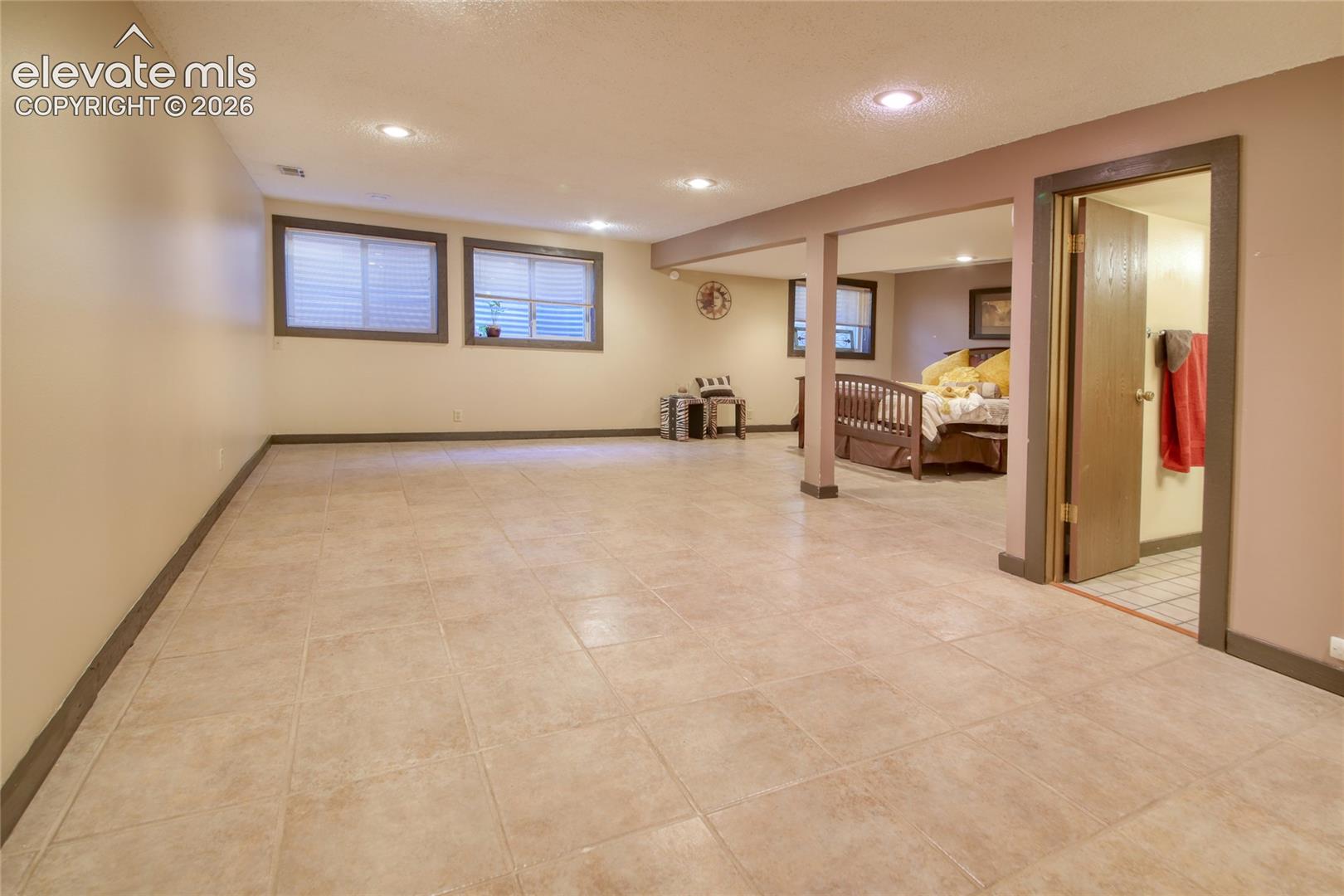 Listing photo 30 for 6425 Galway Drive