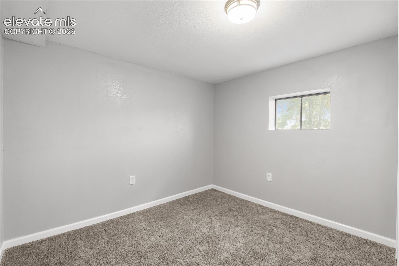 Listing photo 13 for 1606 Navajo Circle