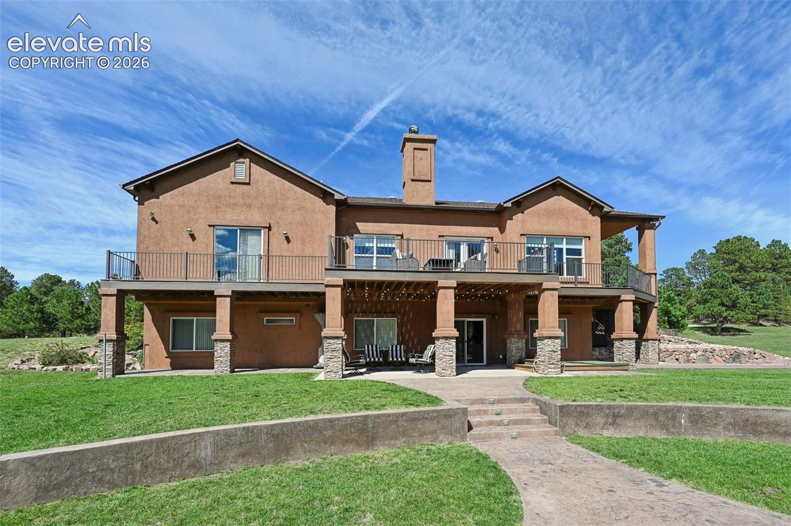 Listing photo 4 for 335 West Way