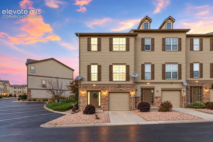 976 Burning Bush Point — listing photo