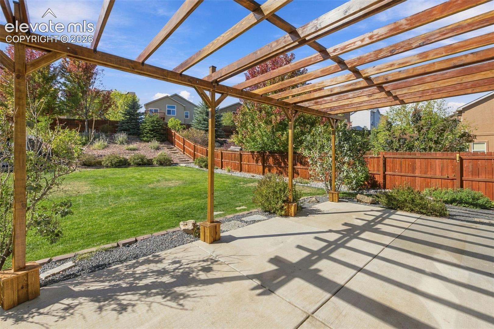 Listing photo 37 for 6798 Sandyford Lane