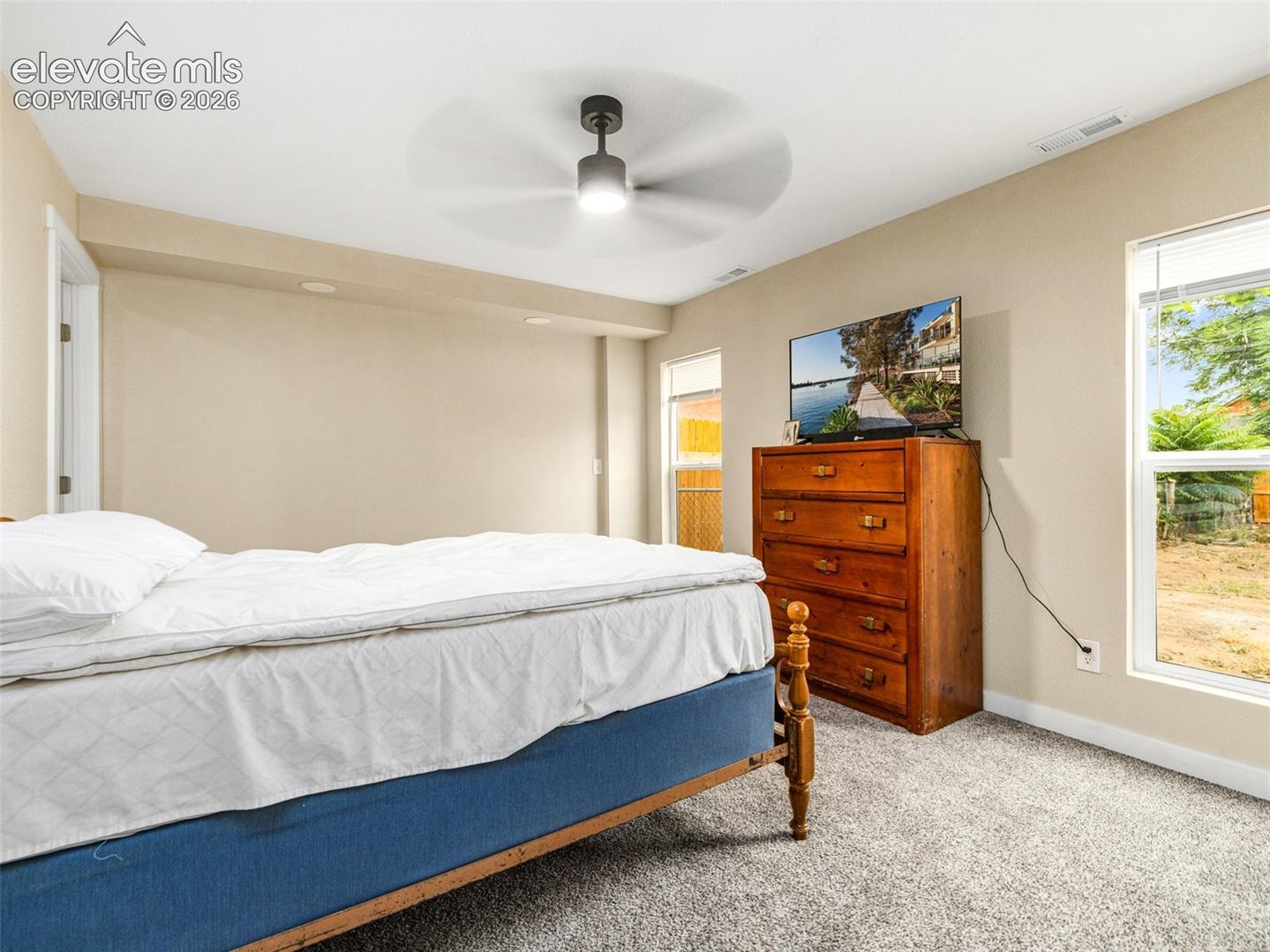 Listing photo 10 for 1219 Pine Street