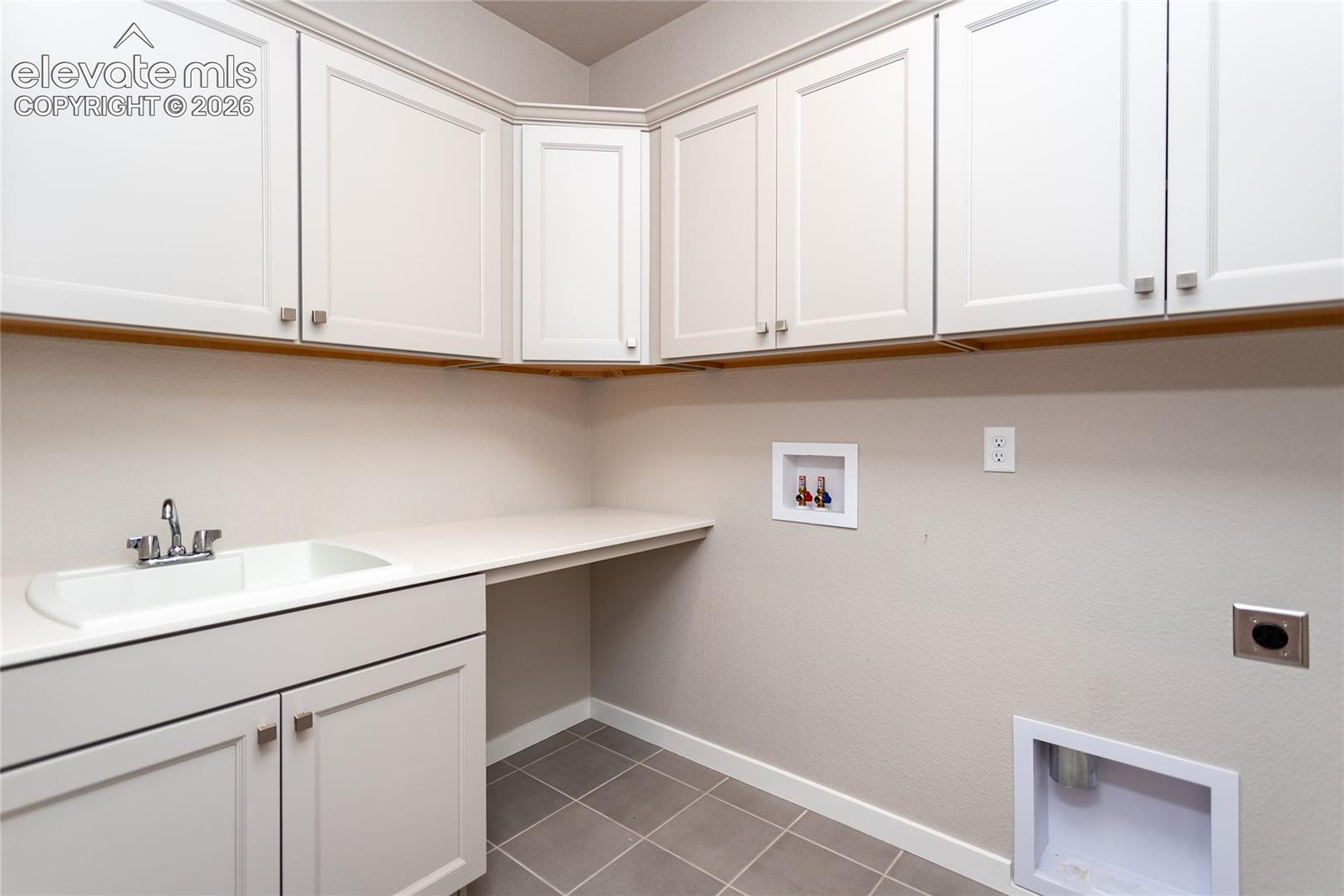 Listing photo 17 for 330 E Lost Pines Drive