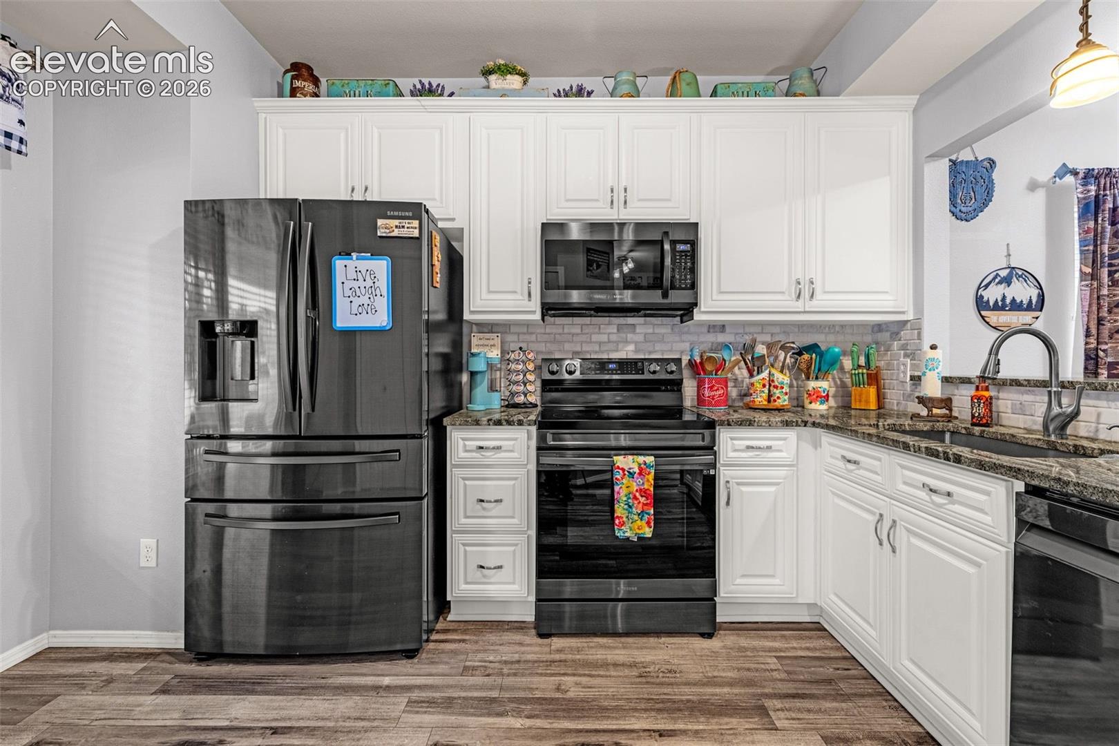 Listing photo 10 for 15628 Dawson Creek Drive