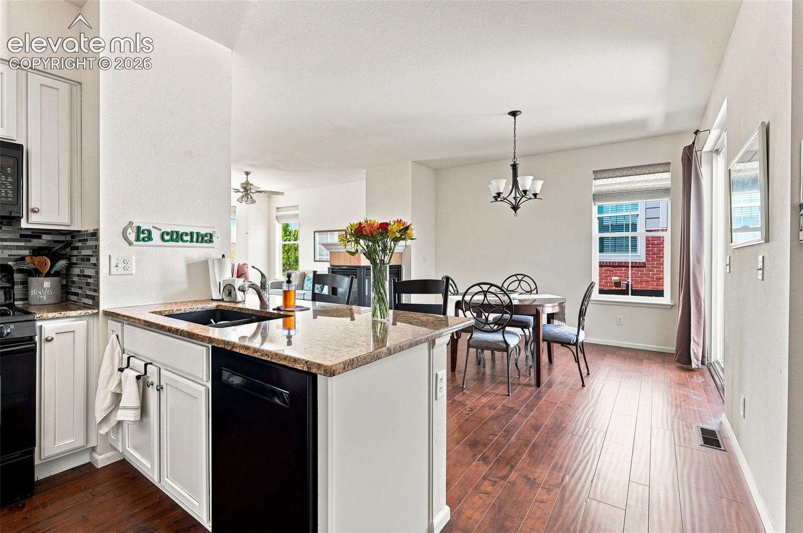 Listing photo 10 for 4298 N Meadows Drive