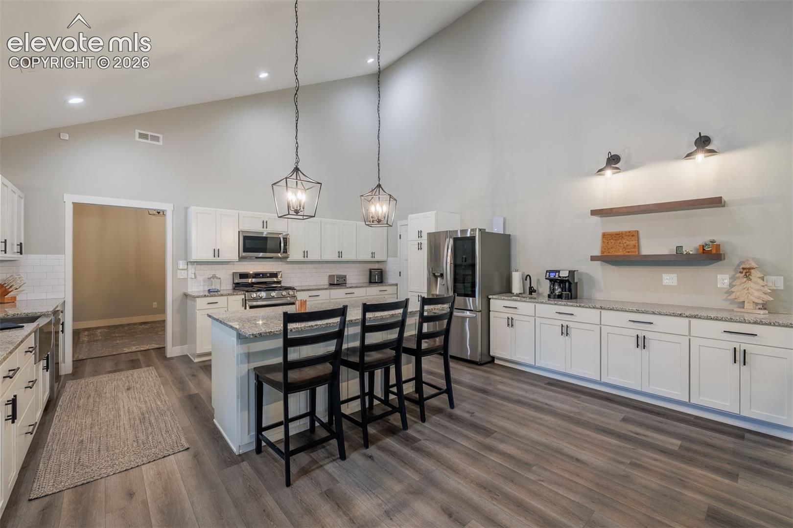 Listing photo 19 for 412 Obsidian Drive