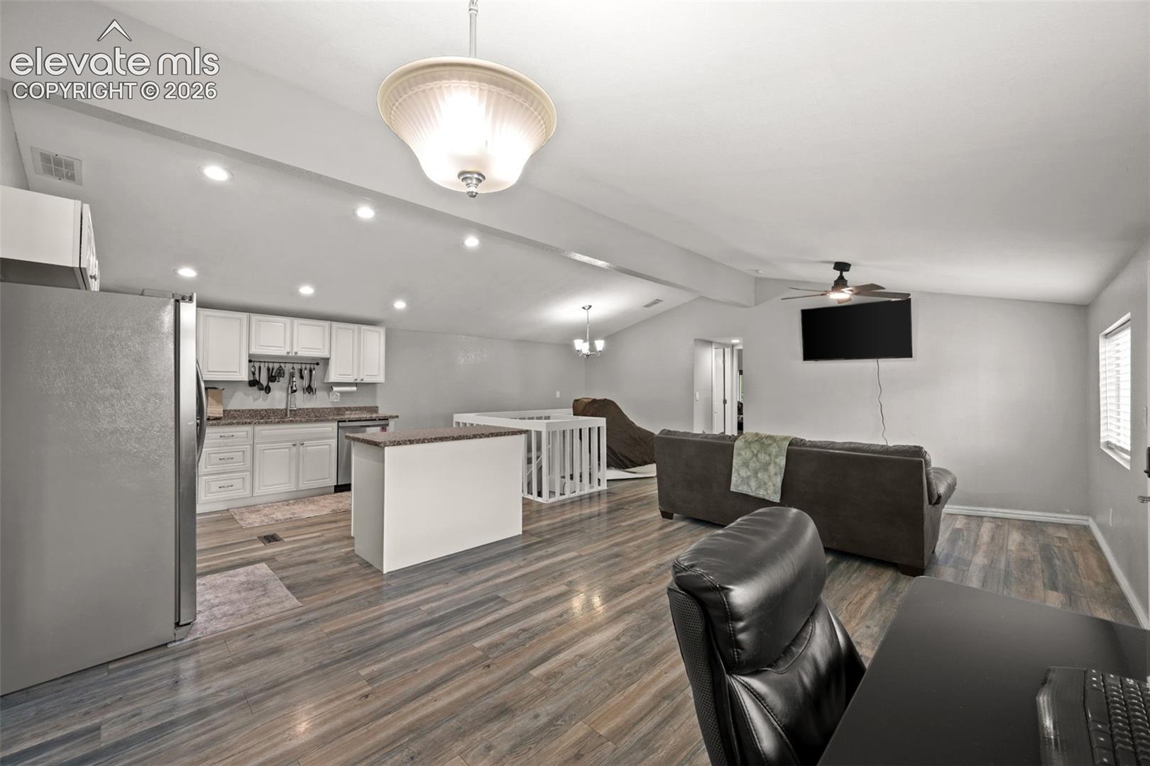 Listing photo 10 for 311 Comanche Village Drive