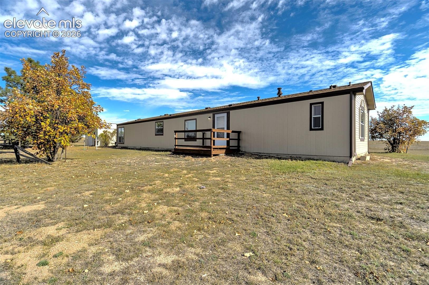 Listing photo 40 for 6375 Field View
