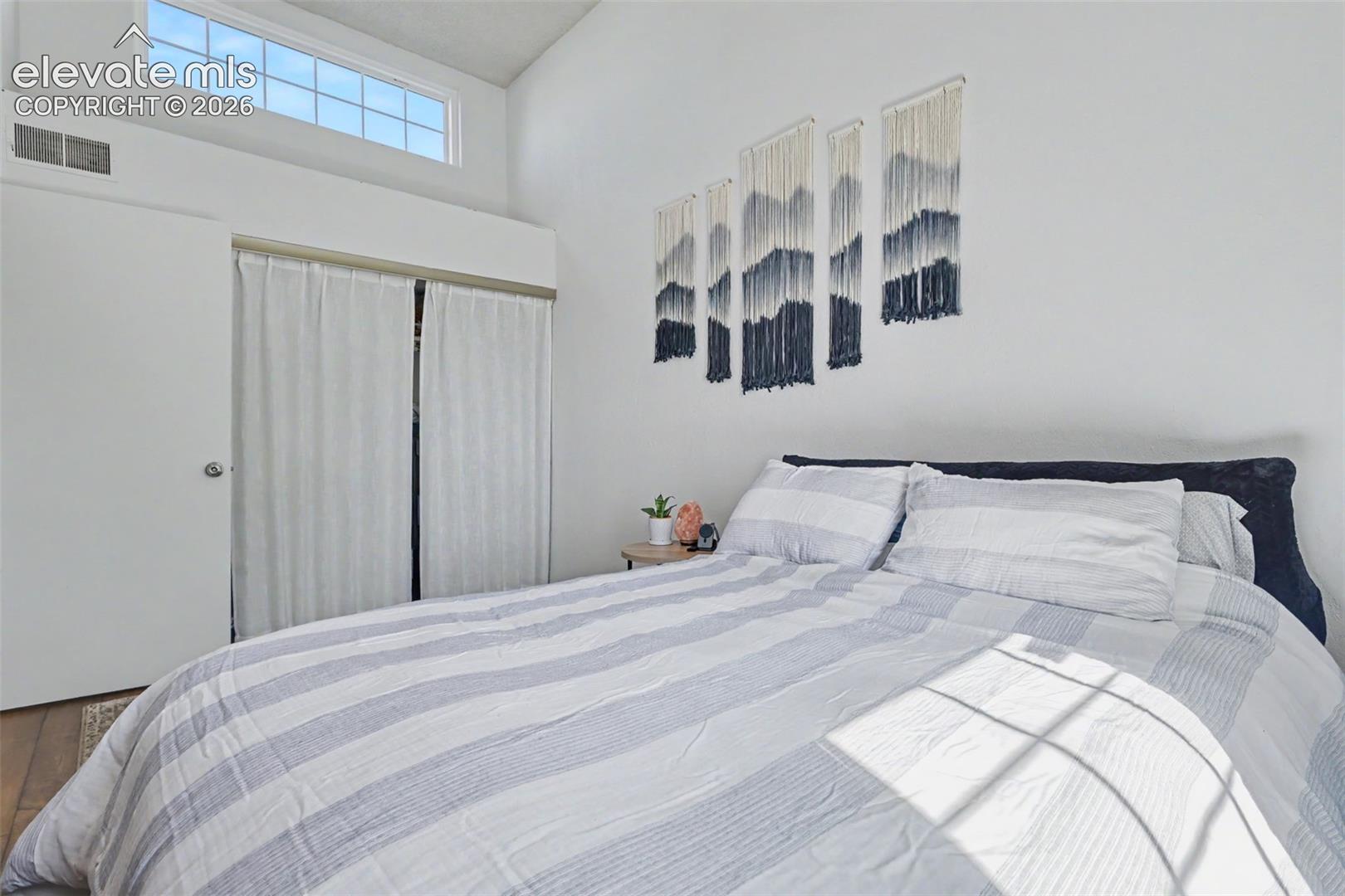 Listing photo 15 for 3110 Van Teylingen Drive E