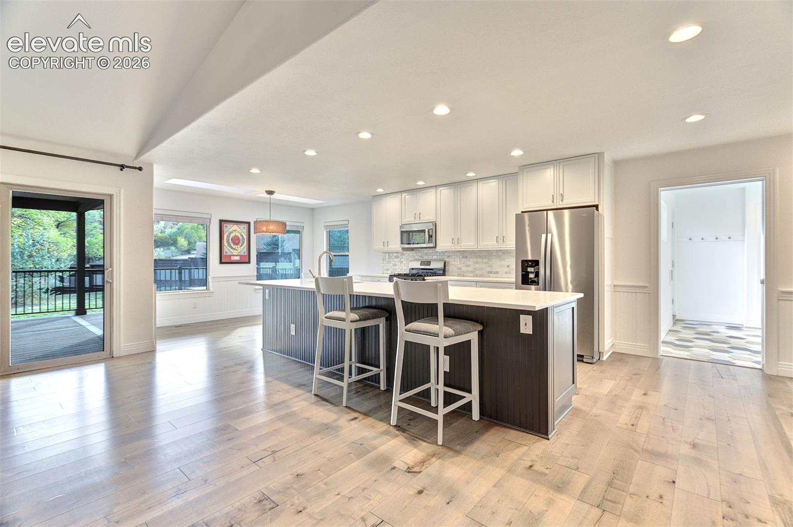 Listing photo 8 for 1825 Parkview Boulevard