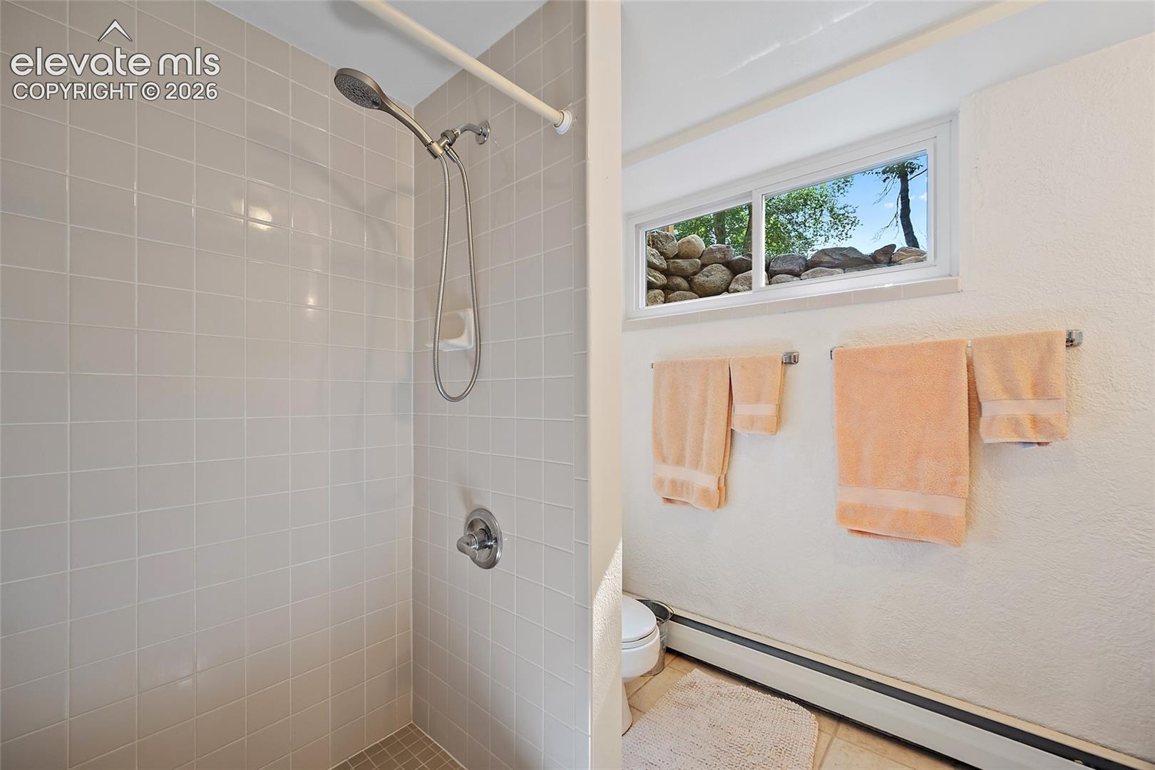 2201 Hercules Drive, photo 32