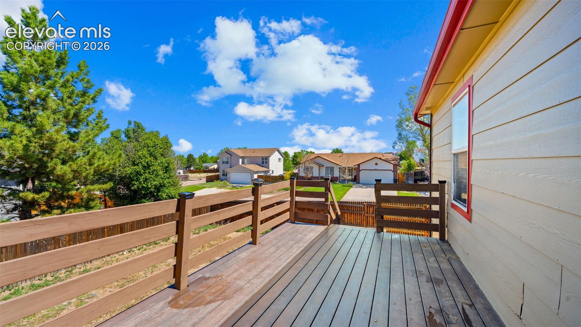 Listing photo 24 for 1180 Goodview Court