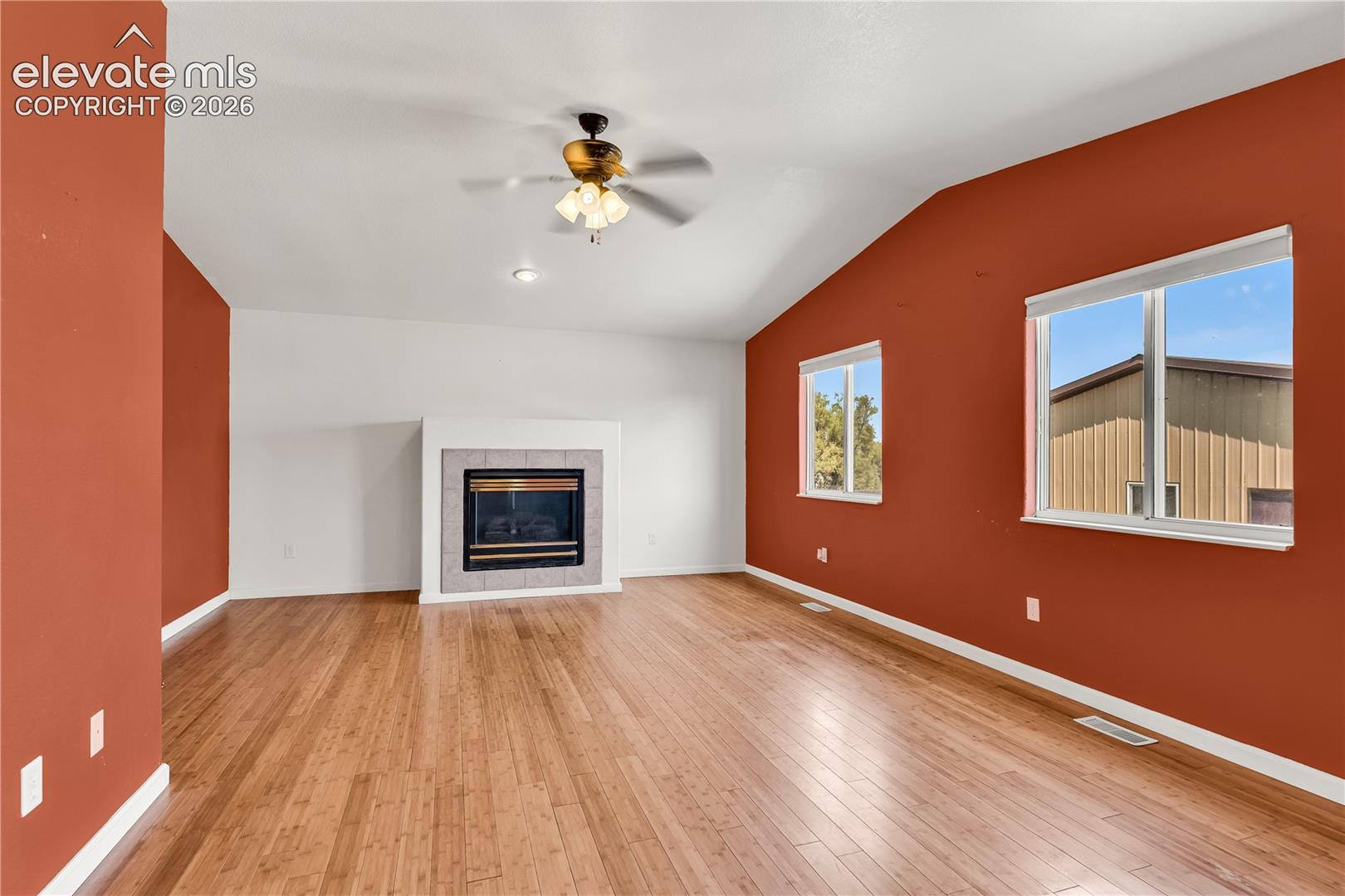 Listing photo 11 for 508 S Bayfield Avenue