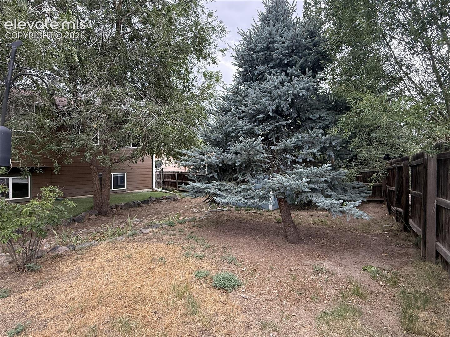 Listing photo 24 for 2023 Summerfield Drive