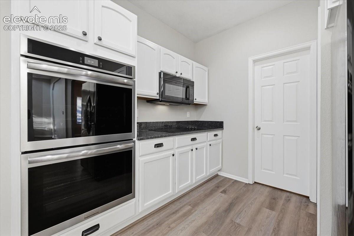 Listing photo 18 for 15777 James Gate Place