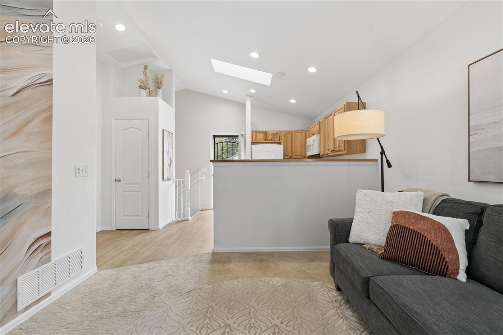 Listing photo 6 for 3021 Virginia Avenue