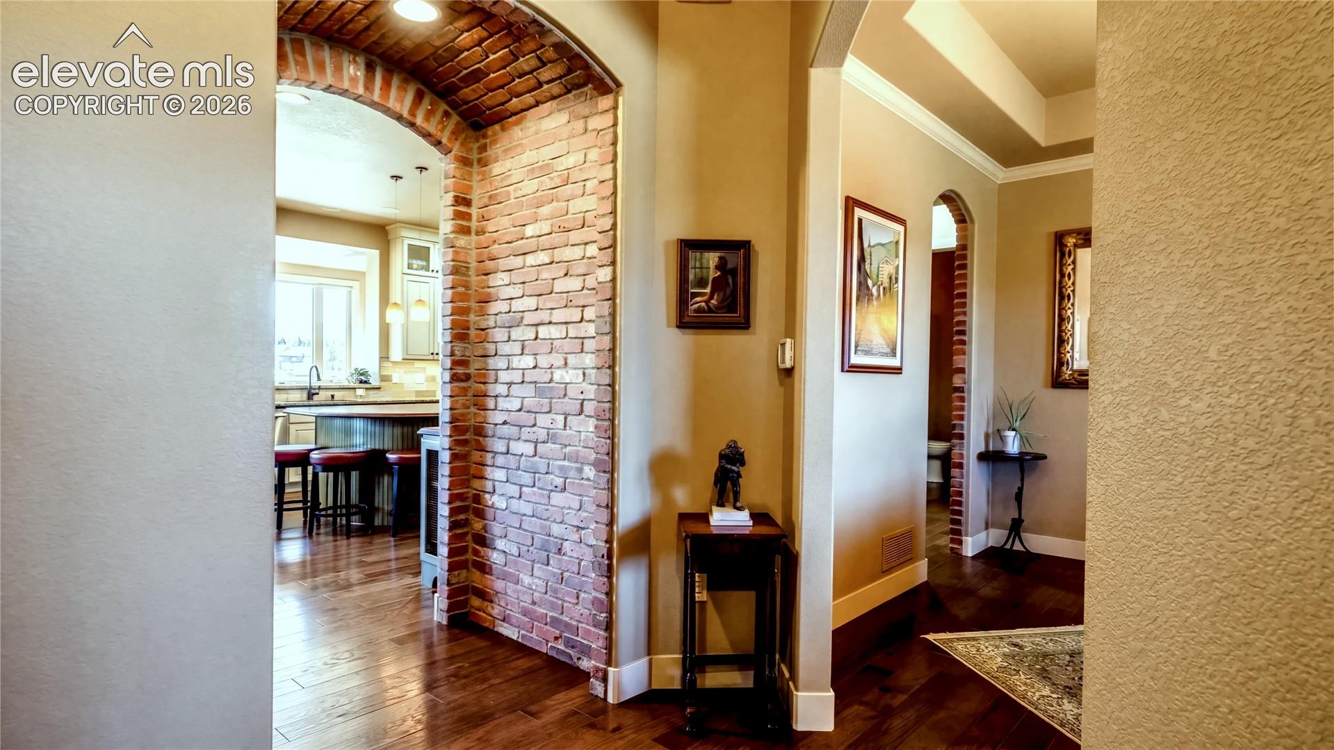 Listing photo 14 for 12427 Creekhurst Drive