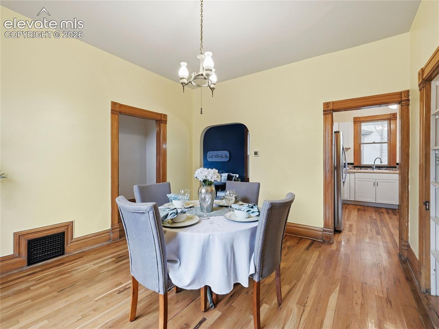 Listing photo 4 for 1912 N Greenwood Street