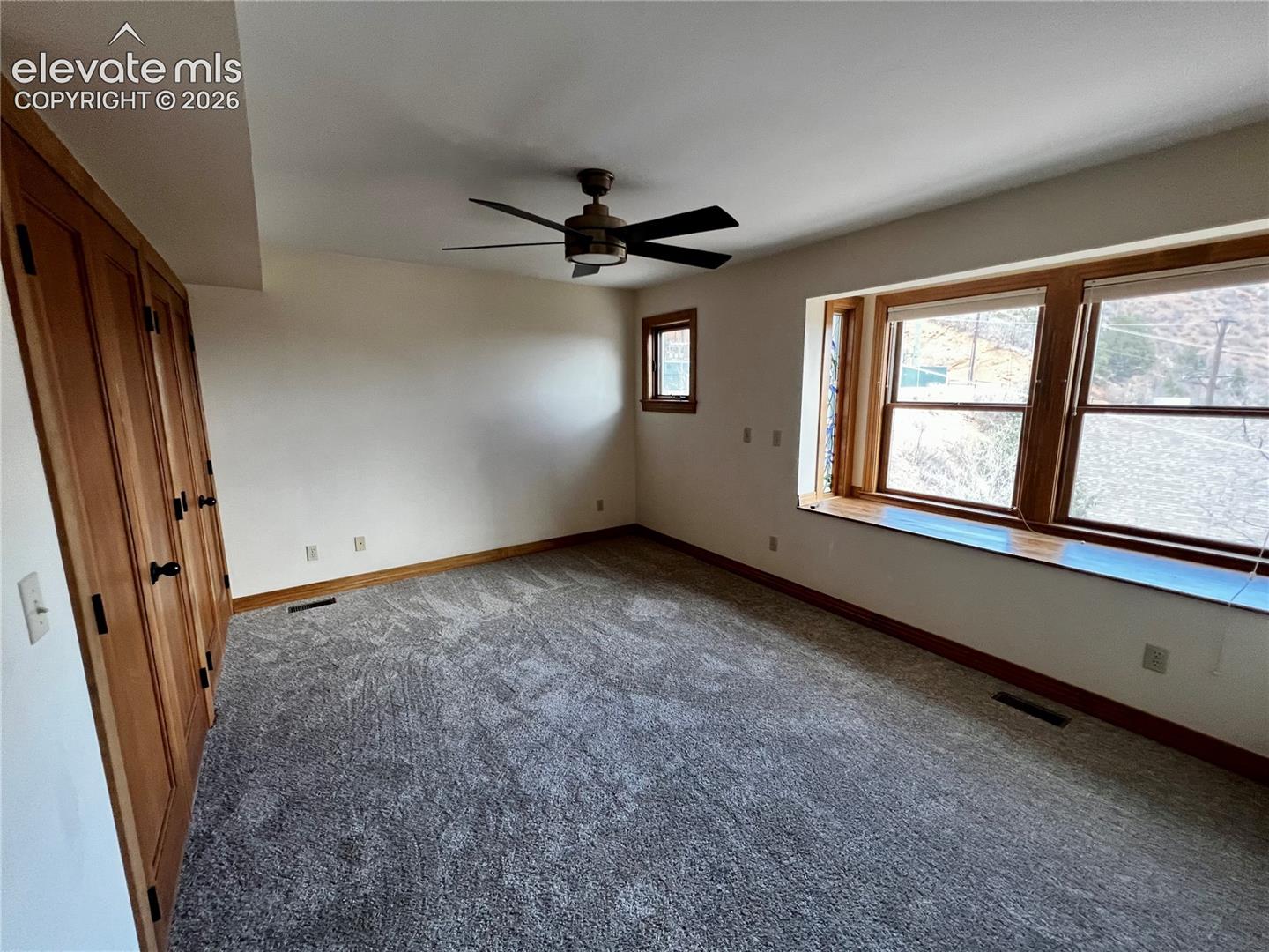 Listing photo 8 for 602 RUXTON Avenue