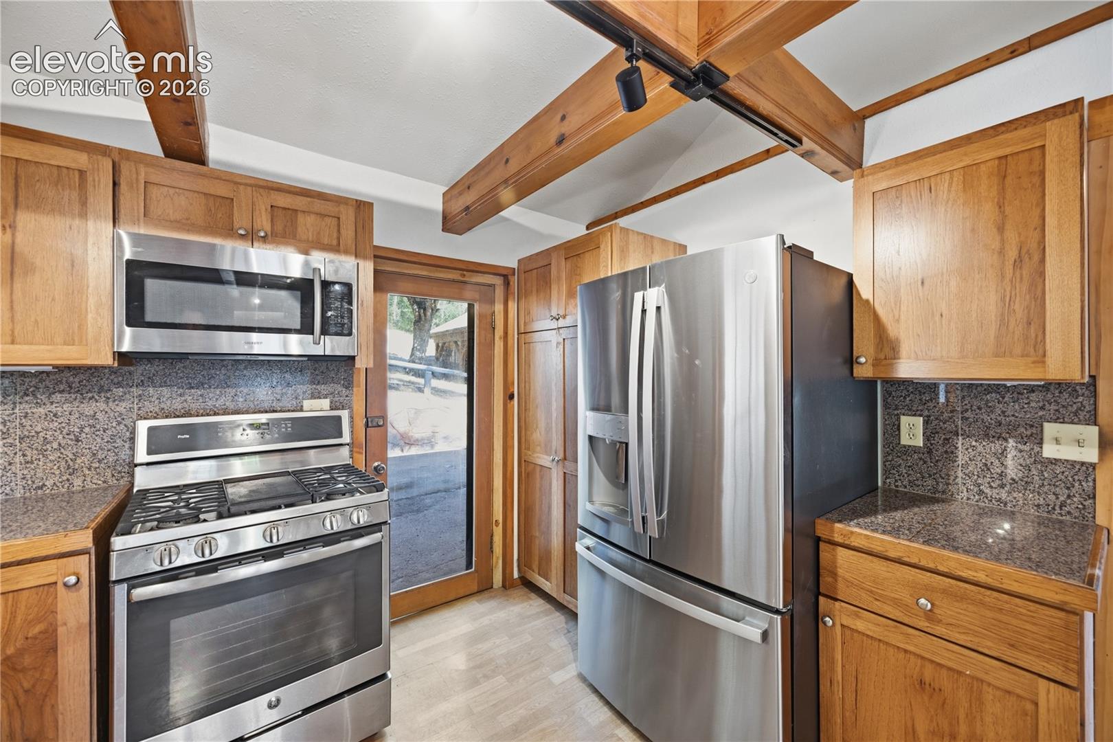 Listing photo 13 for 9795 Mountain Road