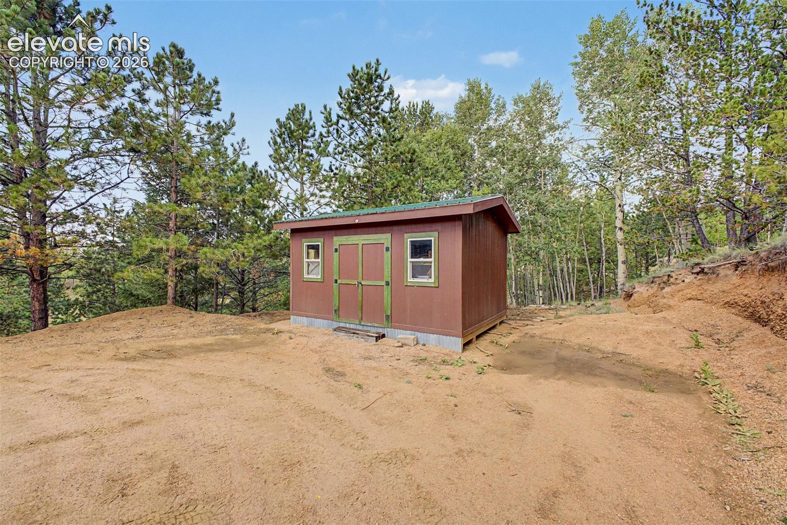 Listing photo 10 for 525 Wilson Way
