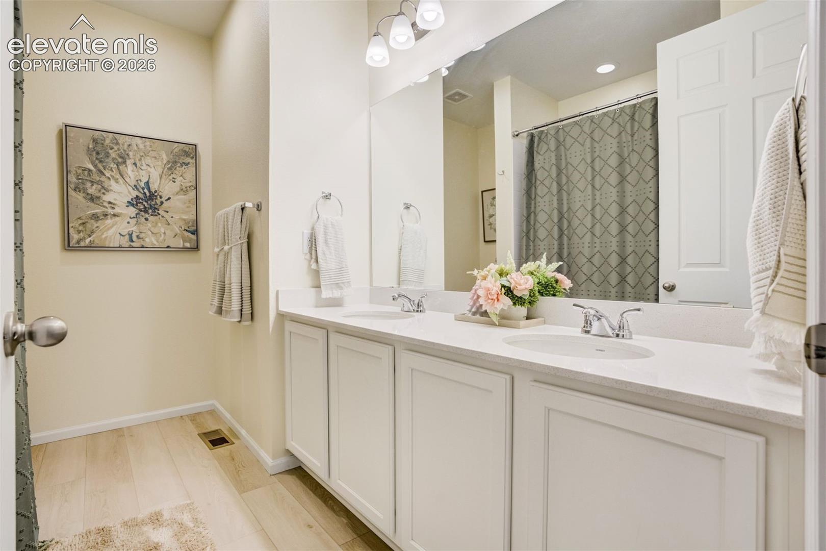 5689 Mammoth Lane, photo 26