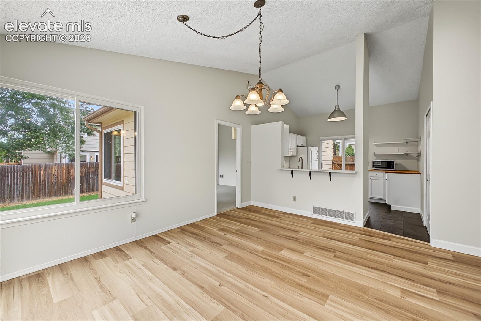 Listing photo 8 for 8430 Sassafras Drive