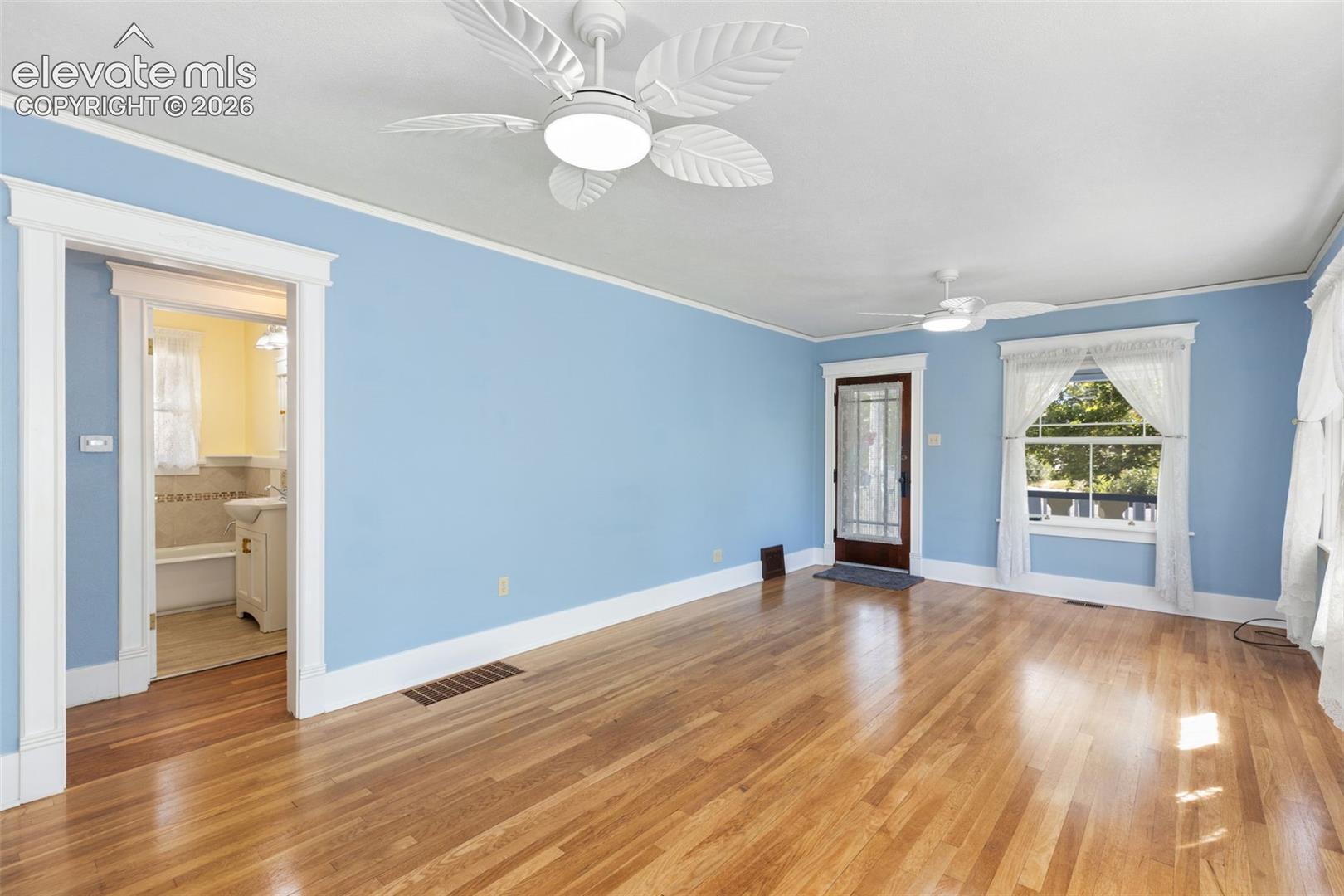 Listing photo 36 for 514 Custer Avenue