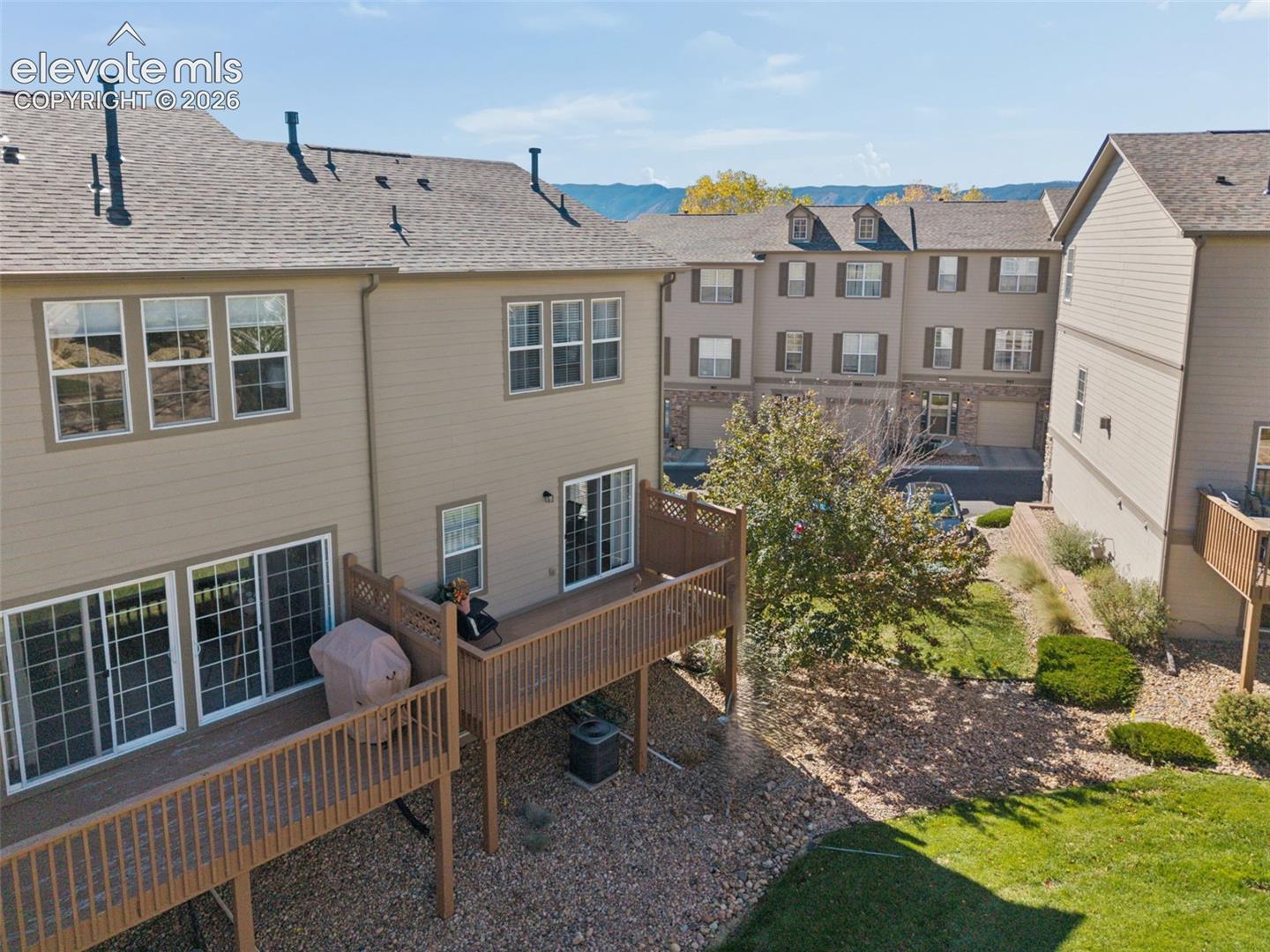 Listing photo 11 for 976 Burning Bush Point