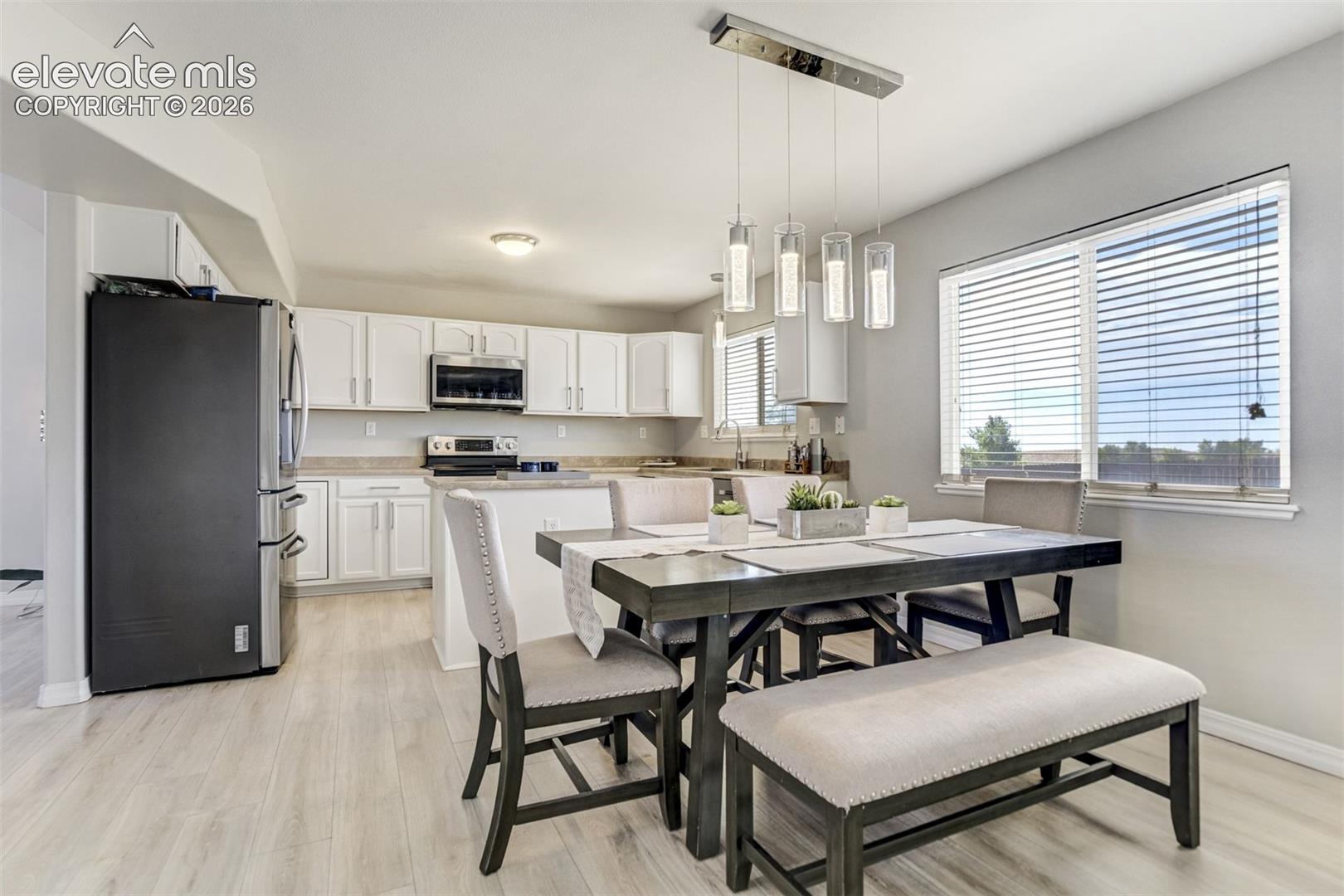 Listing photo 14 for 7335 Willowdale Drive