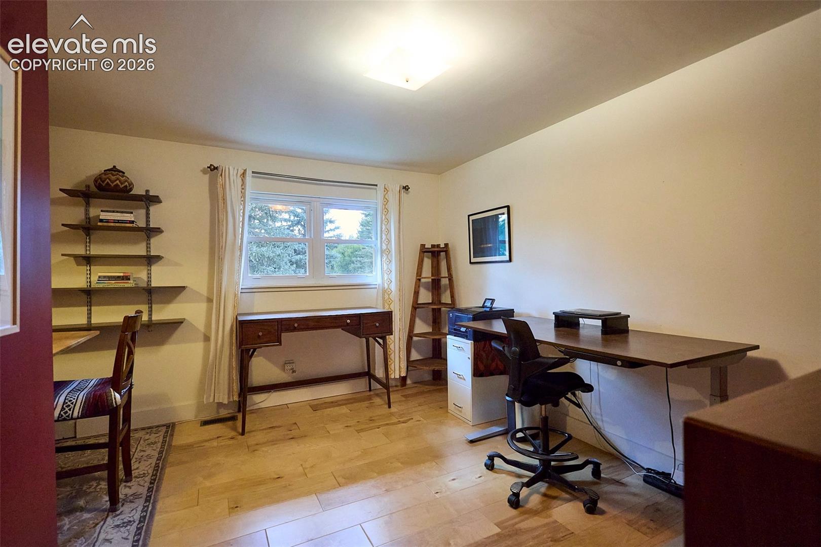 Listing photo 17 for 6827 Rosewood Drive