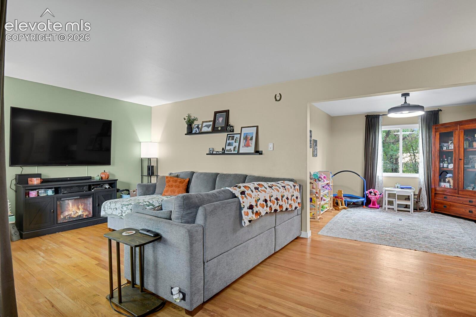 Listing photo 8 for 153 Rose Drive