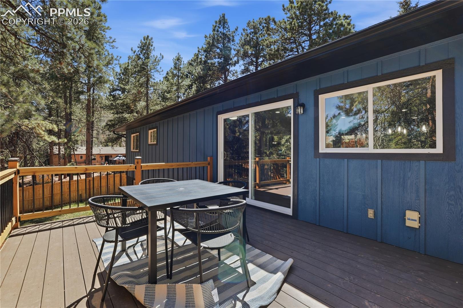 Listing photo 33 for 307 S Evergreen Street