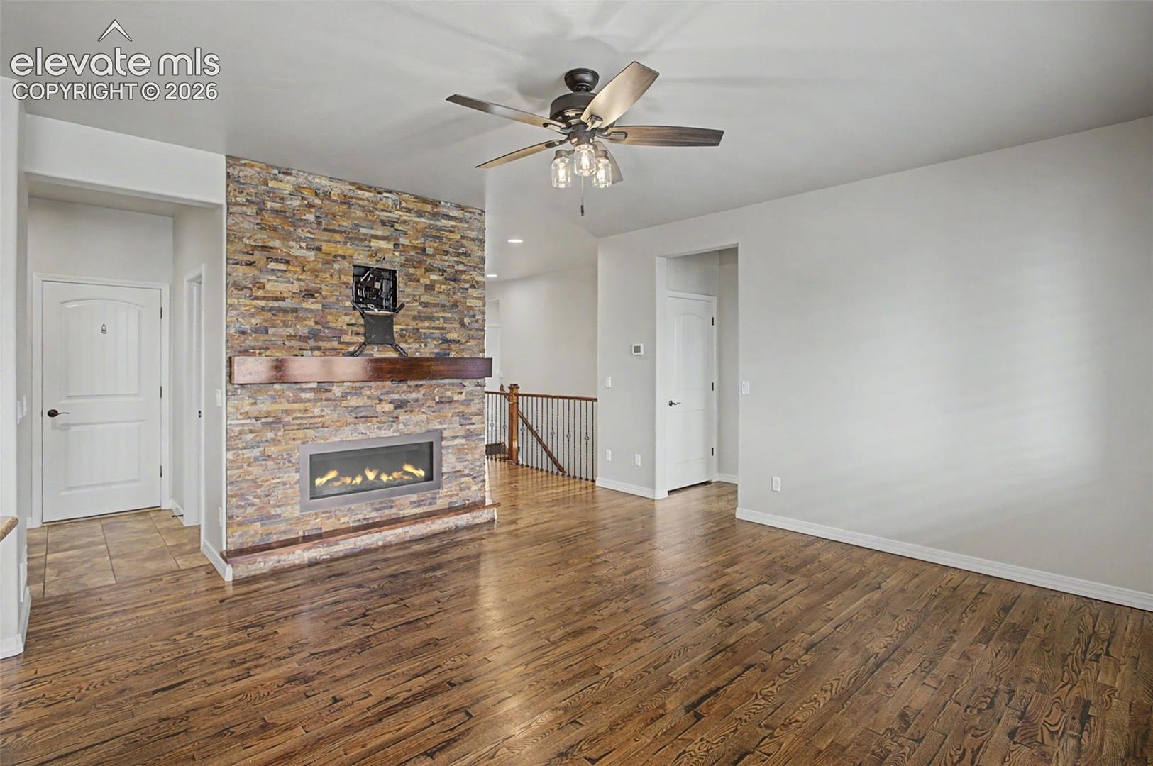 Listing photo 7 for 1906 Villa Creek Circle