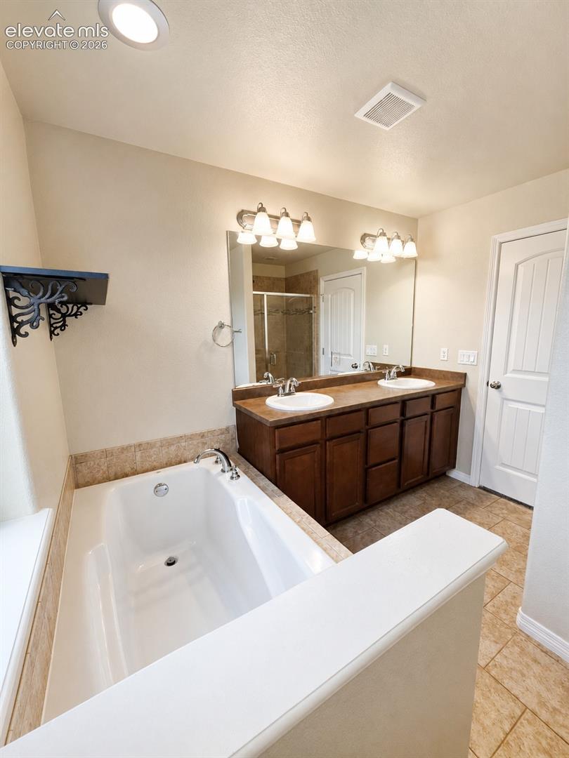 Listing photo 17 for 12029 Eagle Crest Court